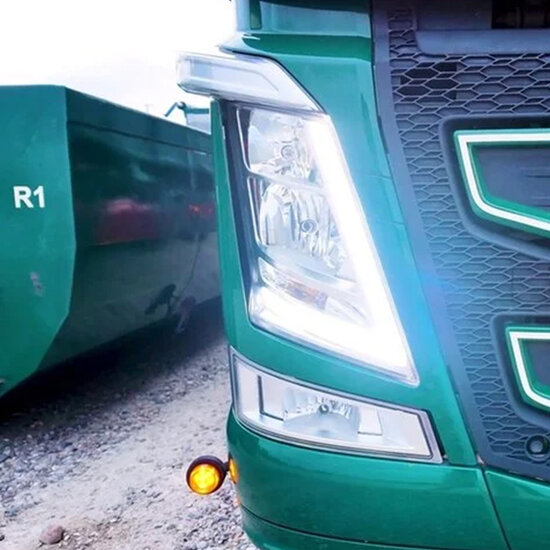 SCHAKELBARE DAGRIJVERLICHTING VOLVO FH4 - ORANJE/WIT